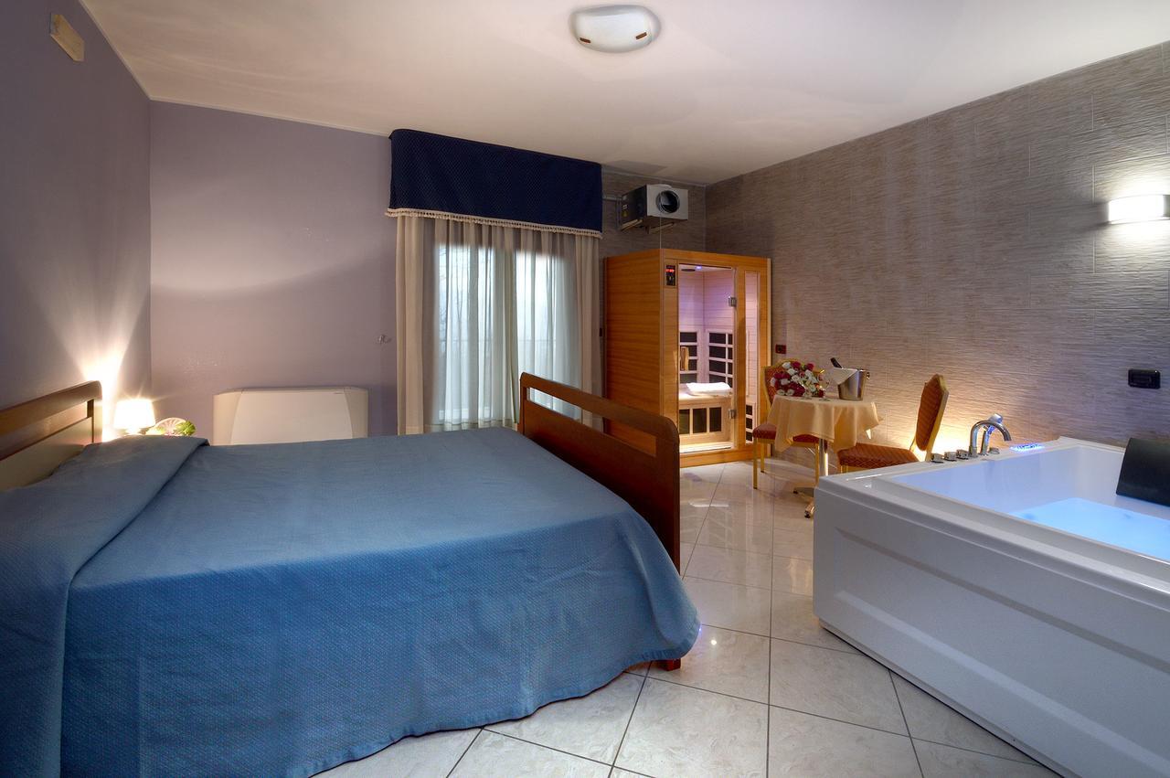 Royal Hotel Montevergine Ospedaletto dʼAlpinolo Kültér fotó